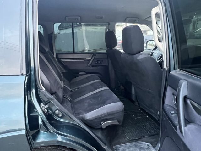 Зеленый Мицубиси Паджеро, объемом двигателя 3.2 л и пробегом 220 тыс. км за 7200 $, фото 14 на Automoto.ua