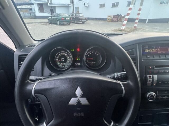 Зеленый Мицубиси Паджеро, объемом двигателя 3.2 л и пробегом 220 тыс. км за 7200 $, фото 10 на Automoto.ua