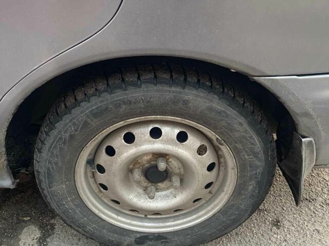 Серый Мицубиси Протон, объемом двигателя 1.5 л и пробегом 154 тыс. км за 1150 $, фото 1 на Automoto.ua