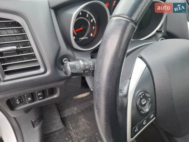Белый Мицубиси РВР, объемом двигателя 2 л и пробегом 164 тыс. км за 10800 $, фото 14 на Automoto.ua
