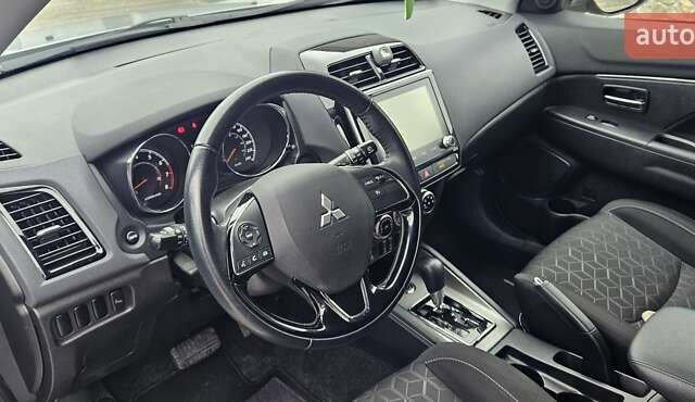 Серый Мицубиси РВР, объемом двигателя 2.36 л и пробегом 92 тыс. км за 15600 $, фото 9 на Automoto.ua