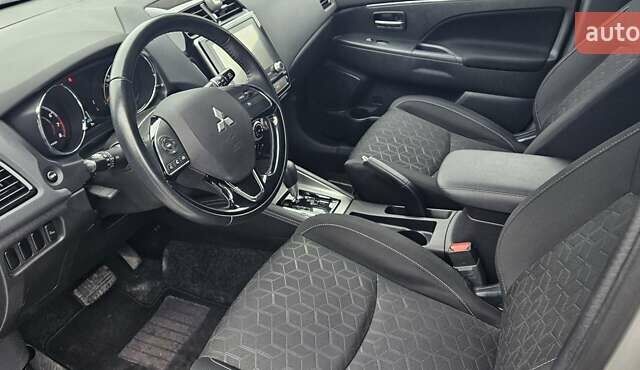 Серый Мицубиси РВР, объемом двигателя 2.36 л и пробегом 92 тыс. км за 15600 $, фото 12 на Automoto.ua