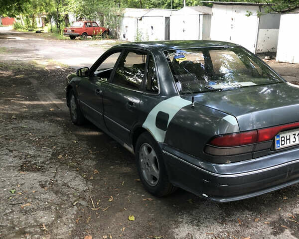 Серый Мицубиси Сигма, объемом двигателя 2.97 л и пробегом 403 тыс. км за 1500 $, фото 3 на Automoto.ua