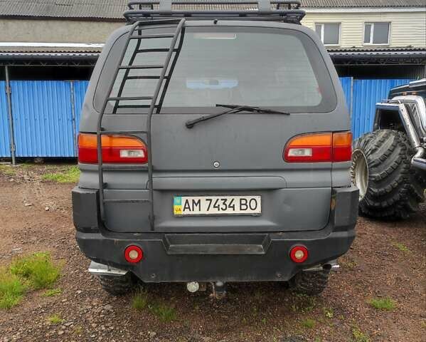 Серый Мицубиси Спейс Гир, объемом двигателя 2.5 л и пробегом 288 тыс. км за 11965 $, фото 7 на Automoto.ua