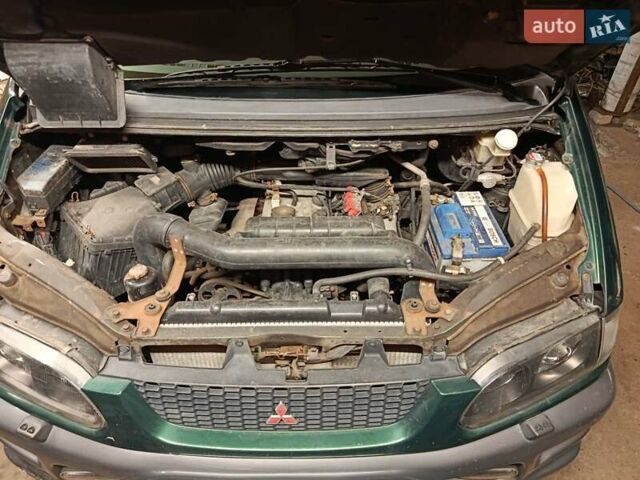 Зеленый Мицубиси Спейс Гир, объемом двигателя 2 л и пробегом 440 тыс. км за 3800 $, фото 18 на Automoto.ua