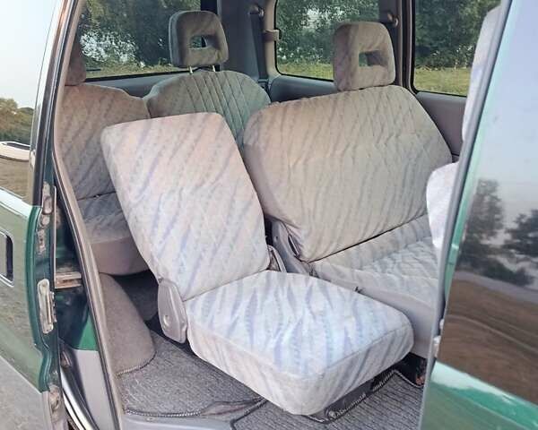 Зеленый Мицубиси Спейс Гир, объемом двигателя 2 л и пробегом 440 тыс. км за 3800 $, фото 2 на Automoto.ua