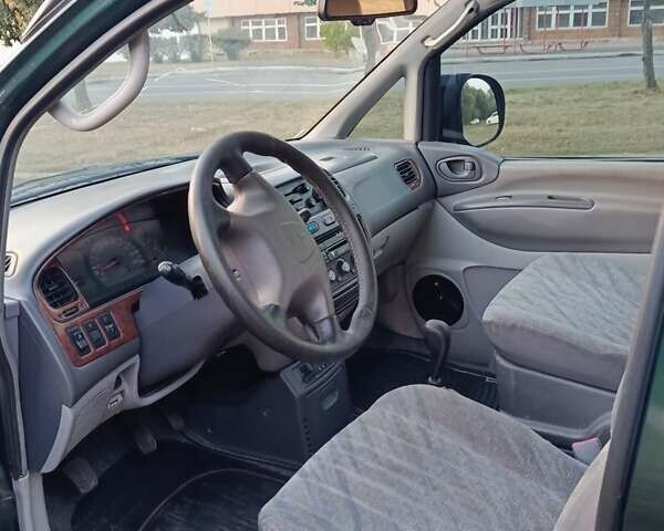 Зеленый Мицубиси Спейс Гир, объемом двигателя 2 л и пробегом 440 тыс. км за 3800 $, фото 4 на Automoto.ua