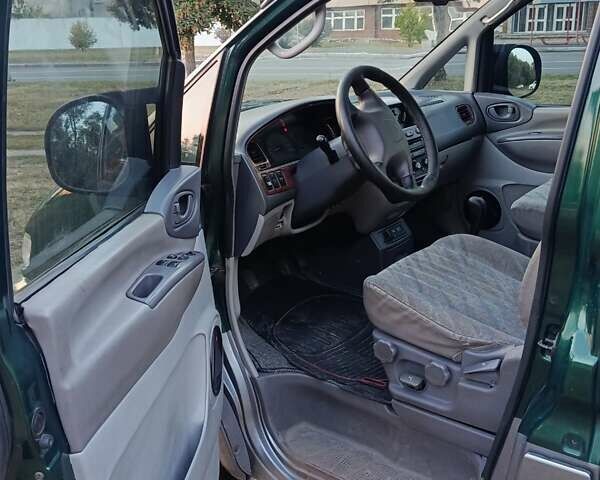 Зеленый Мицубиси Спейс Гир, объемом двигателя 2 л и пробегом 440 тыс. км за 3800 $, фото 6 на Automoto.ua