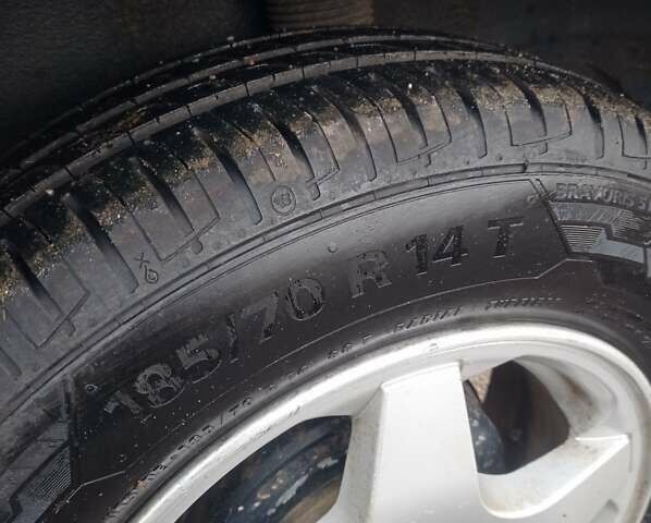 Синій Міцубісі Спейс Раннер, об'ємом двигуна 1.8 л та пробігом 390 тис. км за 2700 $, фото 14 на Automoto.ua