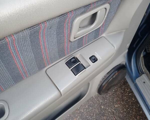 Синій Міцубісі Спейс Раннер, об'ємом двигуна 1.8 л та пробігом 390 тис. км за 2700 $, фото 15 на Automoto.ua