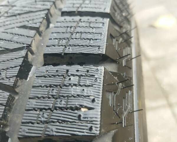 Синій Міцубісі Спейс Раннер, об'ємом двигуна 1.8 л та пробігом 390 тис. км за 2700 $, фото 27 на Automoto.ua