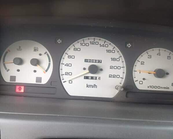 Синій Міцубісі Спейс Раннер, об'ємом двигуна 1.8 л та пробігом 390 тис. км за 2700 $, фото 19 на Automoto.ua