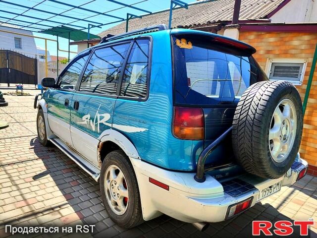 Зеленый Мицубиси Спейс Раннер, объемом двигателя 2 л и пробегом 422 тыс. км за 3200 $, фото 5 на Automoto.ua