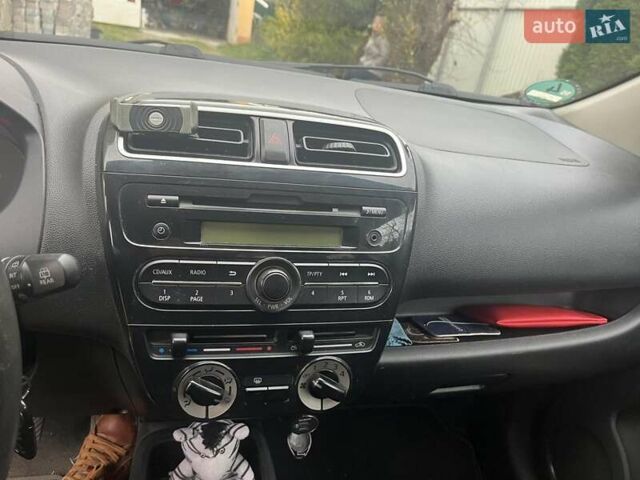 Білий Міцубісі Спейс Стар, об'ємом двигуна 1 л та пробігом 159 тис. км за 5225 $, фото 7 на Automoto.ua