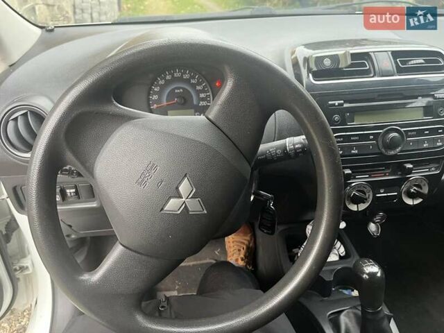 Білий Міцубісі Спейс Стар, об'ємом двигуна 1 л та пробігом 159 тис. км за 5225 $, фото 4 на Automoto.ua
