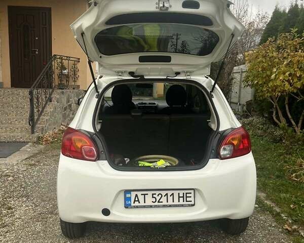 Білий Міцубісі Спейс Стар, об'ємом двигуна 1 л та пробігом 159 тис. км за 5225 $, фото 10 на Automoto.ua