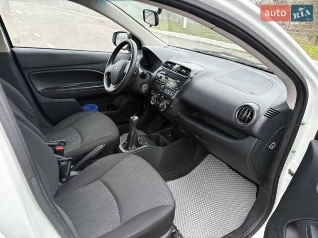 Білий Міцубісі Спейс Стар, об'ємом двигуна 1 л та пробігом 72 тис. км за 5600 $, фото 3 на Automoto.ua