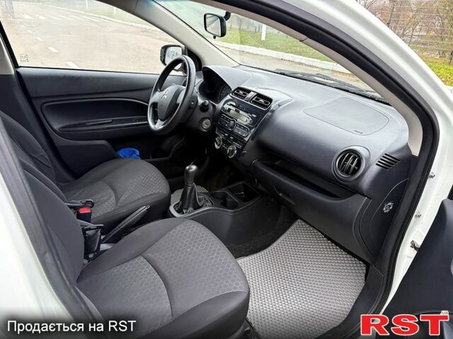 Білий Міцубісі Спейс Стар, об'ємом двигуна 1 л та пробігом 72 тис. км за 5600 $, фото 5 на Automoto.ua