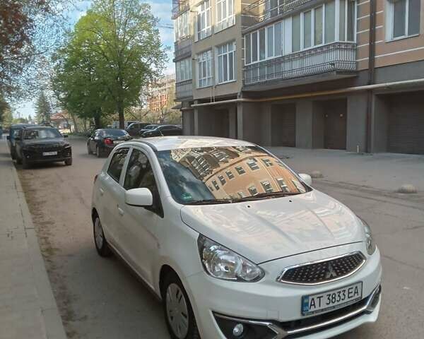 Белый Мицубиси Спейс Стар, объемом двигателя 1 л и пробегом 69 тыс. км за 7300 $, фото 2 на Automoto.ua