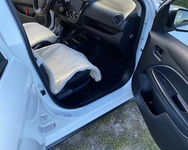 Белый Мицубиси Спейс Стар, объемом двигателя 1 л и пробегом 147 тыс. км за 6950 $, фото 13 на Automoto.ua