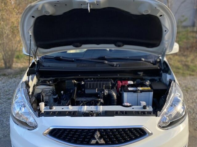 Белый Мицубиси Спейс Стар, объемом двигателя 1 л и пробегом 147 тыс. км за 6950 $, фото 9 на Automoto.ua