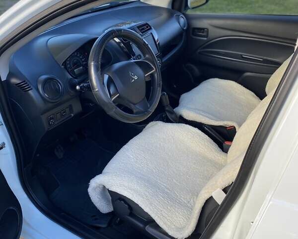 Белый Мицубиси Спейс Стар, объемом двигателя 1 л и пробегом 147 тыс. км за 6950 $, фото 14 на Automoto.ua