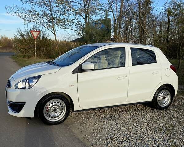 Белый Мицубиси Спейс Стар, объемом двигателя 1 л и пробегом 147 тыс. км за 6950 $, фото 3 на Automoto.ua