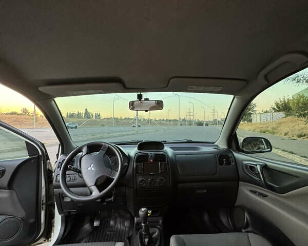 Белый Мицубиси Спейс Стар, объемом двигателя 1.6 л и пробегом 319 тыс. км за 2950 $, фото 33 на Automoto.ua