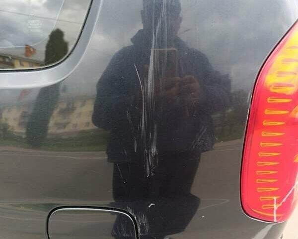 Чорний Міцубісі Спейс Стар, об'ємом двигуна 1.6 л та пробігом 210 тис. км за 2000 $, фото 5 на Automoto.ua