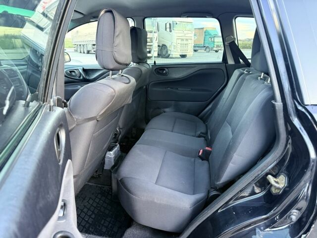 Черный Мицубиси Спейс Стар, объемом двигателя 1.8 л и пробегом 190 тыс. км за 3250 $, фото 6 на Automoto.ua