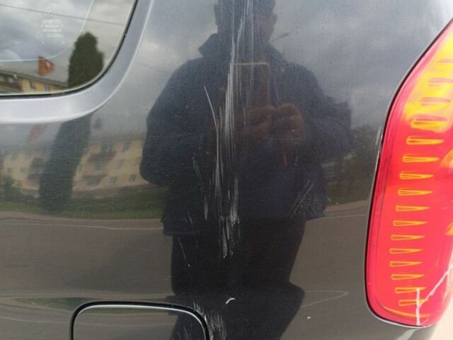 Черный Мицубиси Спейс Стар, объемом двигателя 1.6 л и пробегом 210 тыс. км за 2000 $, фото 6 на Automoto.ua