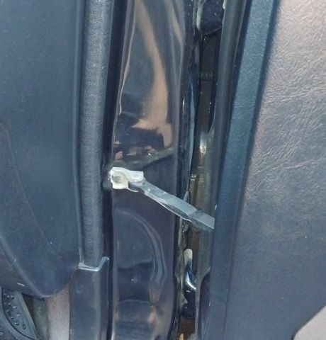 Черный Мицубиси Спейс Стар, объемом двигателя 1.6 л и пробегом 360 тыс. км за 2800 $, фото 9 на Automoto.ua