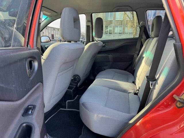 Мицубиси Спейс Стар 2002 в Днепре (Днепропетровске) на Automoto.ua Красный Мицубиси Спейс Стар, объемом двигателя 1.6 л и пробегом 177 тыс. км за 5200 $, фото 10 на Automoto.ua