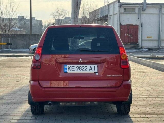 Мицубиси Спейс Стар 2002 в Днепре (Днепропетровске) на Automoto.ua Красный Мицубиси Спейс Стар, объемом двигателя 1.6 л и пробегом 177 тыс. км за 5200 $, фото 4 на Automoto.ua