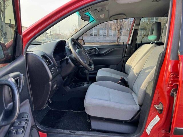 Мицубиси Спейс Стар 2002 в Днепре (Днепропетровске) на Automoto.ua Красный Мицубиси Спейс Стар, объемом двигателя 1.6 л и пробегом 177 тыс. км за 5200 $, фото 8 на Automoto.ua