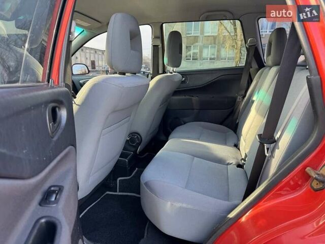 Червоний Міцубісі Спейс Стар, об'ємом двигуна 1.59 л та пробігом 177 тис. км за 5200 $, фото 16 на Automoto.ua