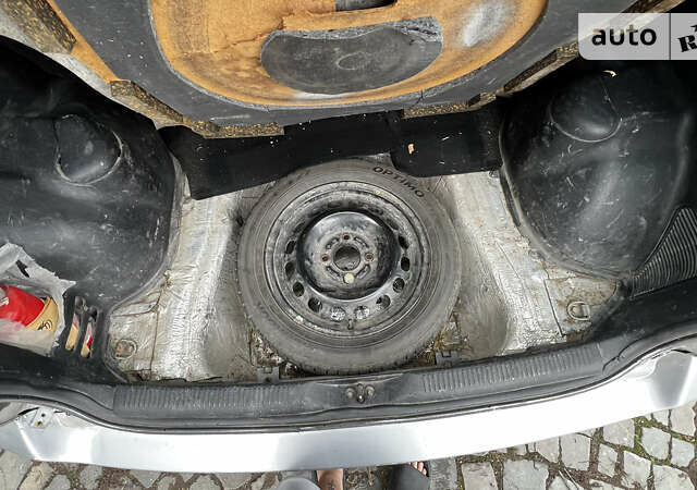 Міцубісі Спейс Стар, об'ємом двигуна 1.58 л та пробігом 296 тис. км за 4000 $, фото 8 на Automoto.ua