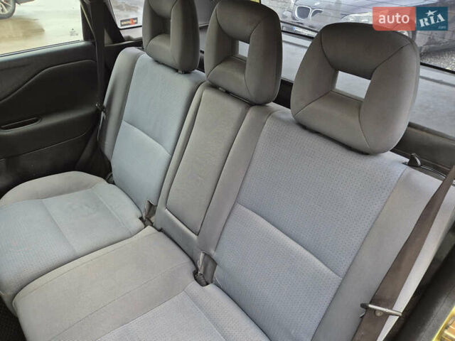 Жовтий Міцубісі Спейс Стар, об'ємом двигуна 1.58 л та пробігом 245 тис. км за 2250 $, фото 7 на Automoto.ua