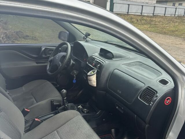 Серый Мицубиси Спейс Стар, объемом двигателя 1.6 л и пробегом 3 тыс. км за 3500 $, фото 8 на Automoto.ua