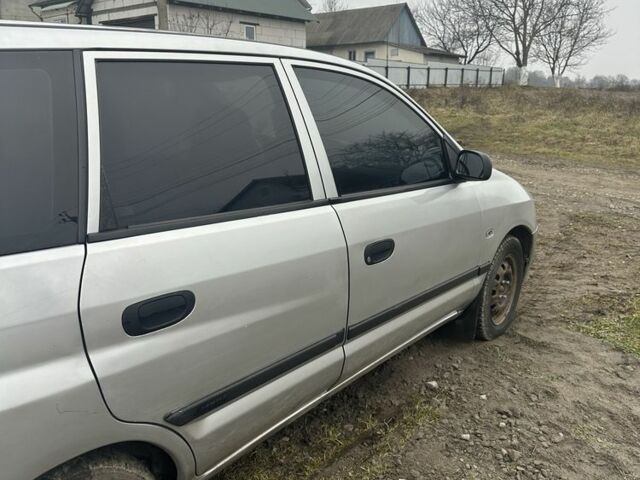 Серый Мицубиси Спейс Стар, объемом двигателя 1.6 л и пробегом 3 тыс. км за 3500 $, фото 4 на Automoto.ua