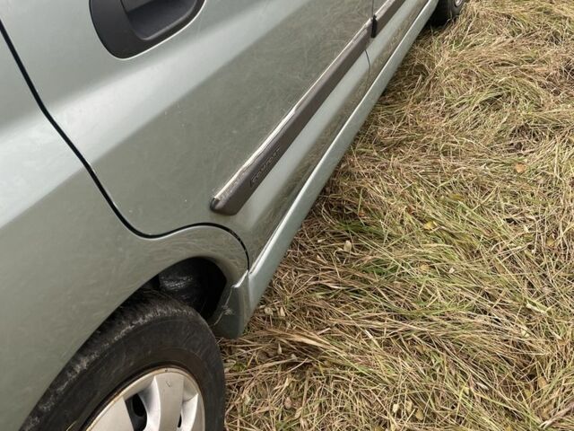 Серый Мицубиси Спейс Стар, объемом двигателя 1.6 л и пробегом 295 тыс. км за 2750 $, фото 8 на Automoto.ua