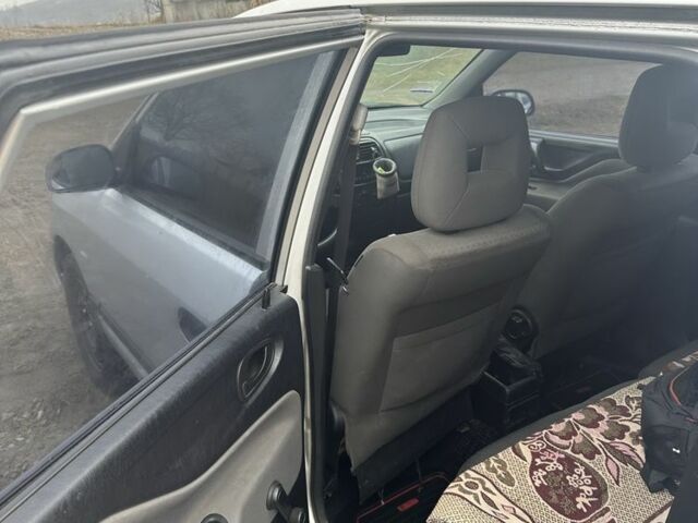 Серый Мицубиси Спейс Стар, объемом двигателя 1.6 л и пробегом 3 тыс. км за 3500 $, фото 11 на Automoto.ua