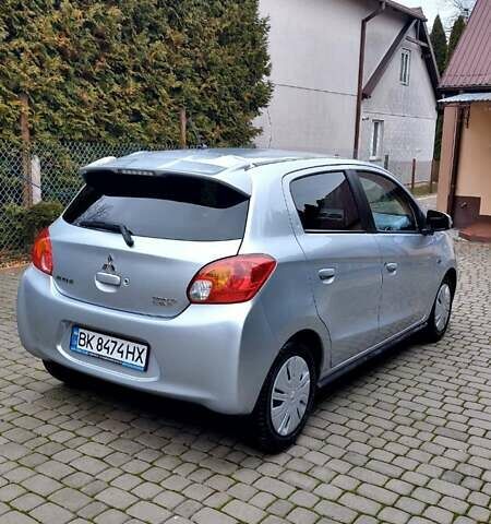 Серый Мицубиси Спейс Стар, объемом двигателя 1.19 л и пробегом 198 тыс. км за 6000 $, фото 2 на Automoto.ua