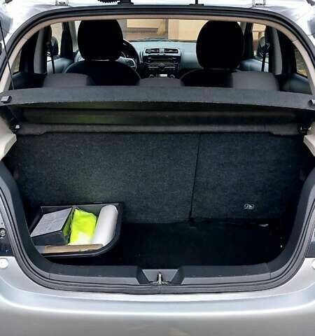 Серый Мицубиси Спейс Стар, объемом двигателя 1.19 л и пробегом 198 тыс. км за 6000 $, фото 8 на Automoto.ua