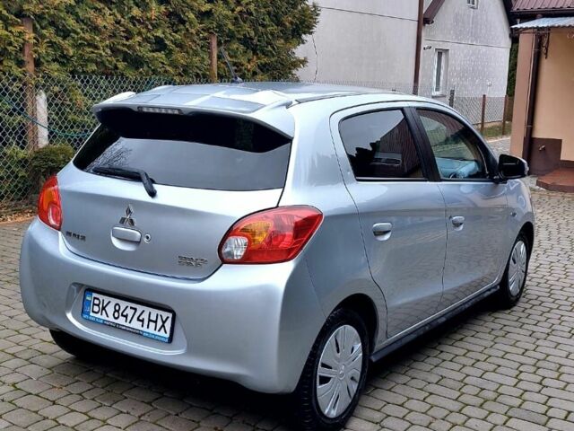 Серый Мицубиси Спейс Стар, объемом двигателя 1.2 л и пробегом 198 тыс. км за 6000 $, фото 2 на Automoto.ua