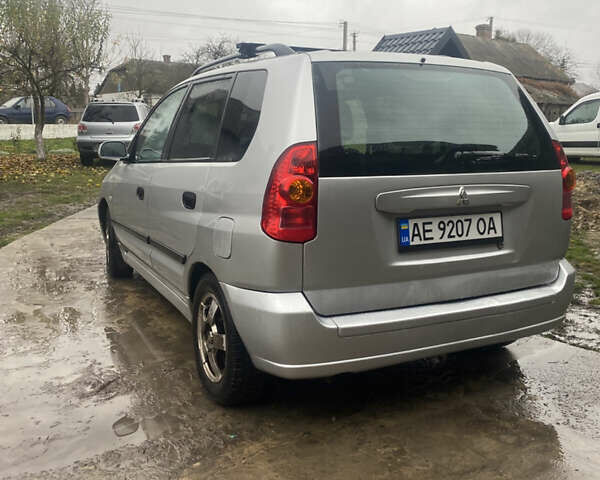 Сірий Міцубісі Спейс Стар, об'ємом двигуна 1.58 л та пробігом 300 тис. км за 2450 $, фото 3 на Automoto.ua