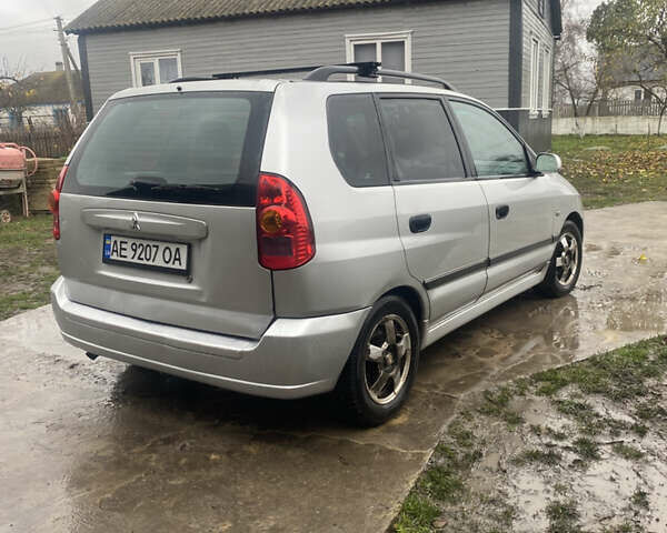 Сірий Міцубісі Спейс Стар, об'ємом двигуна 1.58 л та пробігом 300 тис. км за 2450 $, фото 4 на Automoto.ua