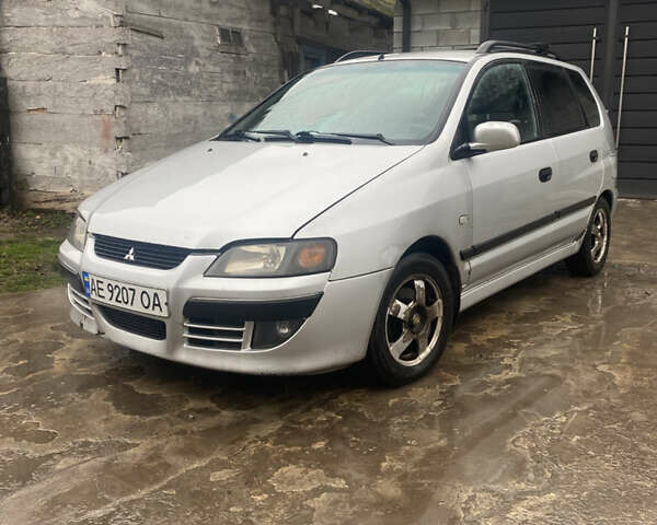 Сірий Міцубісі Спейс Стар, об'ємом двигуна 1.58 л та пробігом 300 тис. км за 2450 $, фото 2 на Automoto.ua
