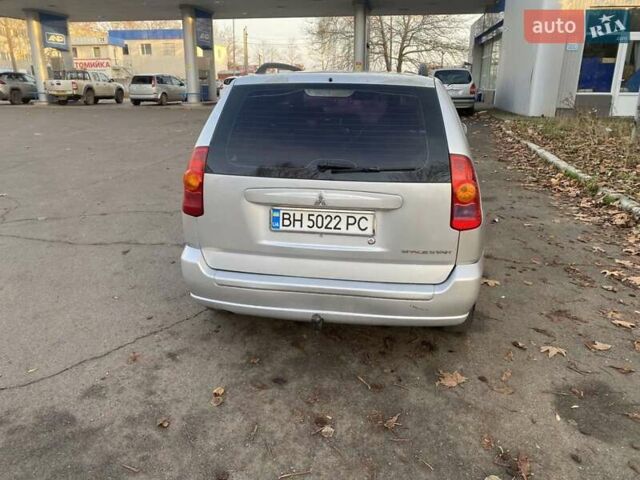 Сірий Міцубісі Спейс Стар, об'ємом двигуна 1.58 л та пробігом 250 тис. км за 2800 $, фото 2 на Automoto.ua