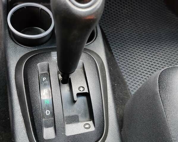 Серый Мицубиси Спейс Стар, объемом двигателя 1.6 л и пробегом 290 тыс. км за 2950 $, фото 3 на Automoto.ua